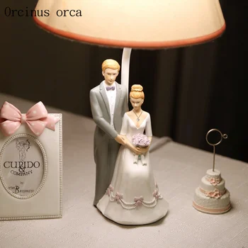 Съвременни творчески кукли настолни лампи сватбени подаръци романтична сладък карикатура LED сватбена рокля смола настолна лампа безплатна доставка